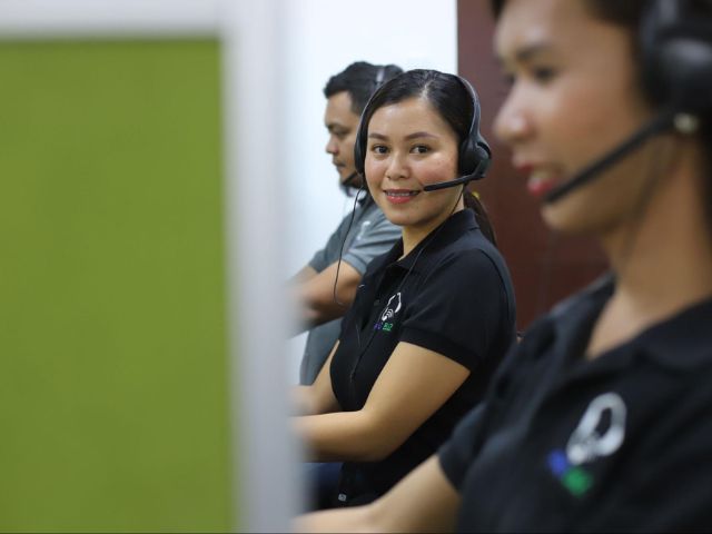 filipino call center agents