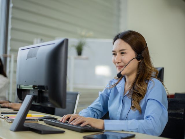 Call Center Agents Offering Transportation Support Outsourcing Call Answering Service